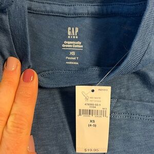 GAP Kids Blue Pocket T-Shirt XS (4-5)
